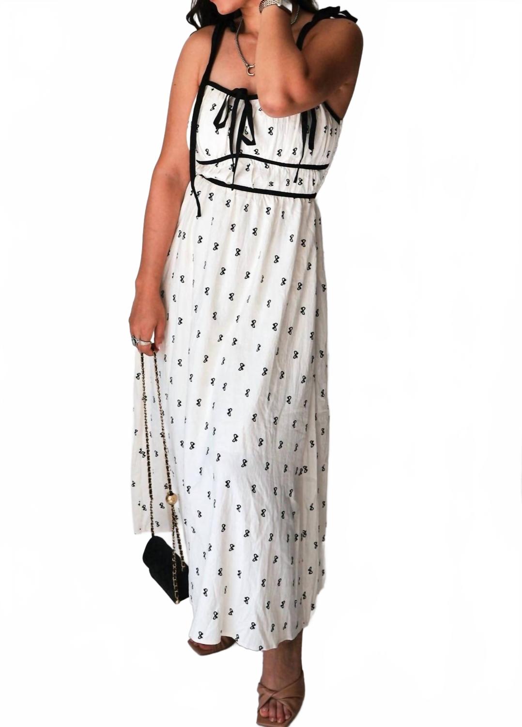 Весеннее платье макси с бантом белого цвета In February, белый
Весеннее платье макси с бантом белого цвета In February, белый