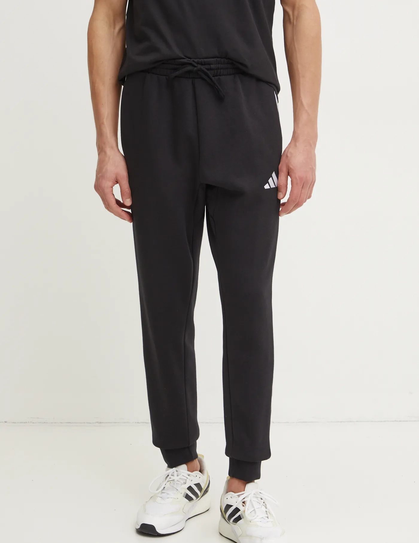 Спортивные брюки Essentials adidas, черный
Спортивные брюки Essentials adidas, черный