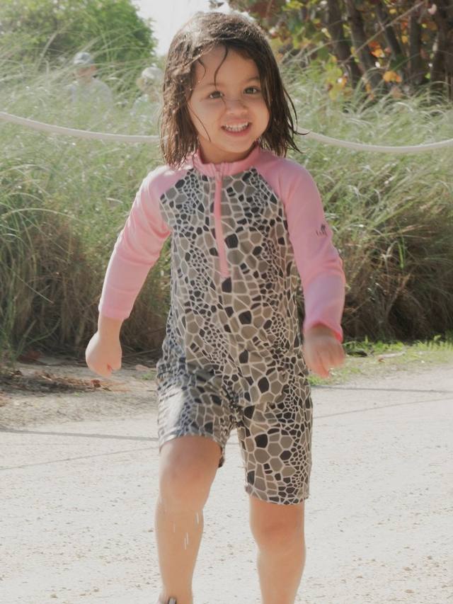 Детский купальник из переработанных материалов Turtl, Pink
Детский купальник из переработанных материалов Turtl, Pink