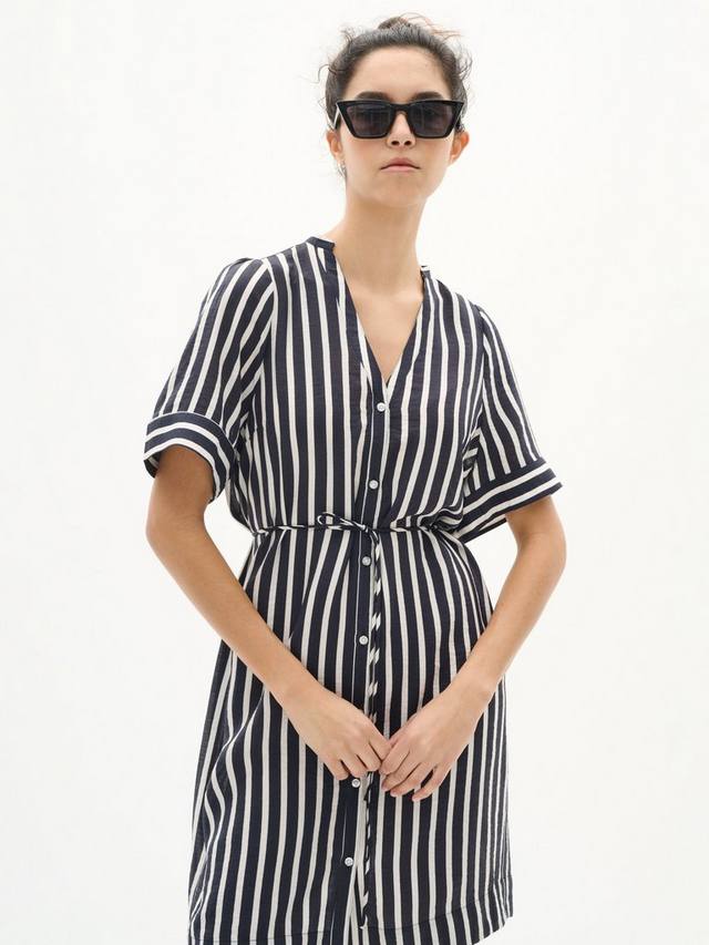 KilloIW мини-платье с V-образным вырезом и короткими рукавами в полоску InWear
KilloIW мини-платье с V-образным вырезом и короткими рукавами в полоску InWear