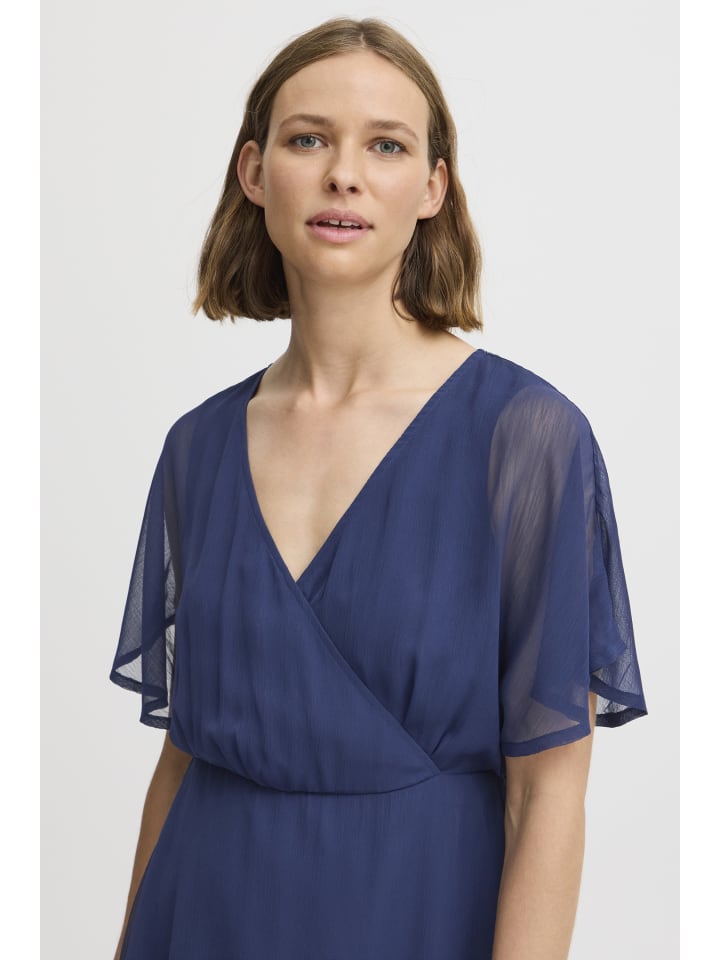 Платье BYIPOLNA, прямого кроя, темно-синего цвета; блейзер b. young
Платье BYIPOLNA, прямого кроя, темно-синего цвета; блейзер b. young