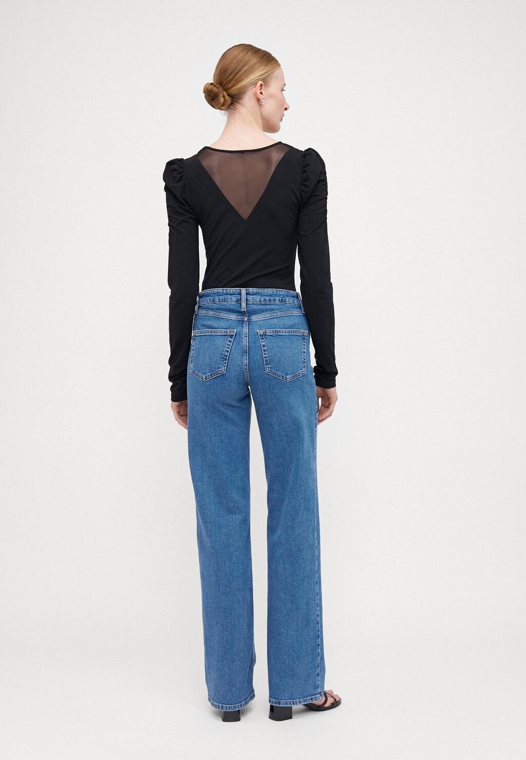 Джинсы свободного кроя ONLJUICY LIFE WIDE POCKET LEG ONLY Tall, темно-синий деним
Джинсы свободного кроя ONLJUICY LIFE WIDE POCKET LEG ONLY Tall, темно-синий деним