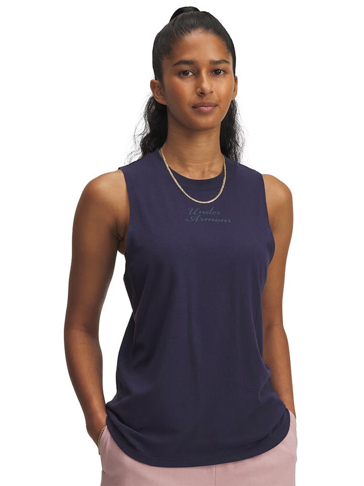 Under Armour Тренировочная футболка темно-синего цвета
Under Armour Тренировочная футболка темно-синего цвета