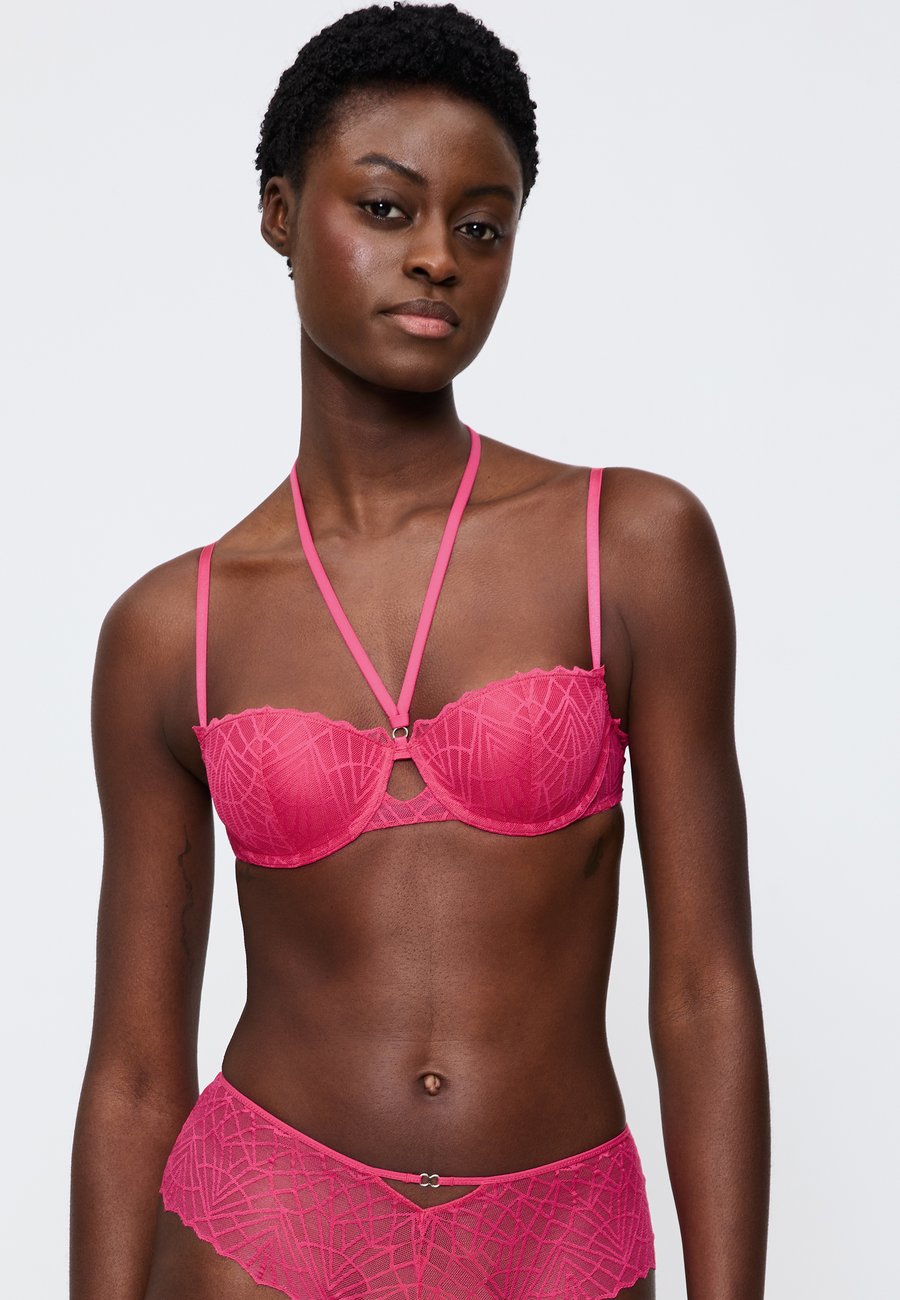 Бюстгальтер Triumph THAT NIGHT IN VEGAS, Flashy Pink/Pink
Бюстгальтер Triumph THAT NIGHT IN VEGAS, Flashy Pink/Pink