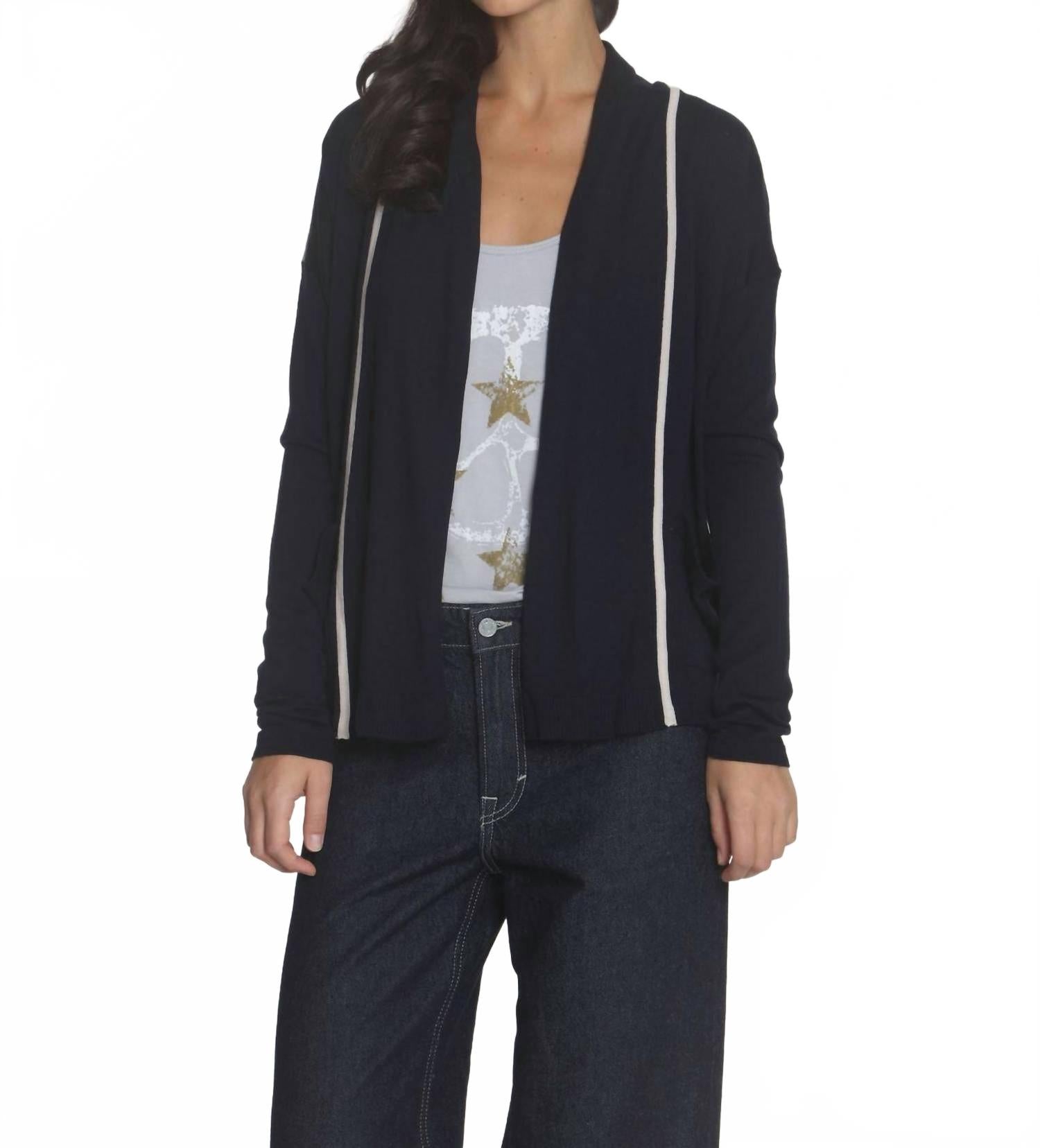 Женский драпированный кардиган Brooklyn в темно-синем LABEL+thread
Женский драпированный кардиган Brooklyn в темно-синем LABEL+thread