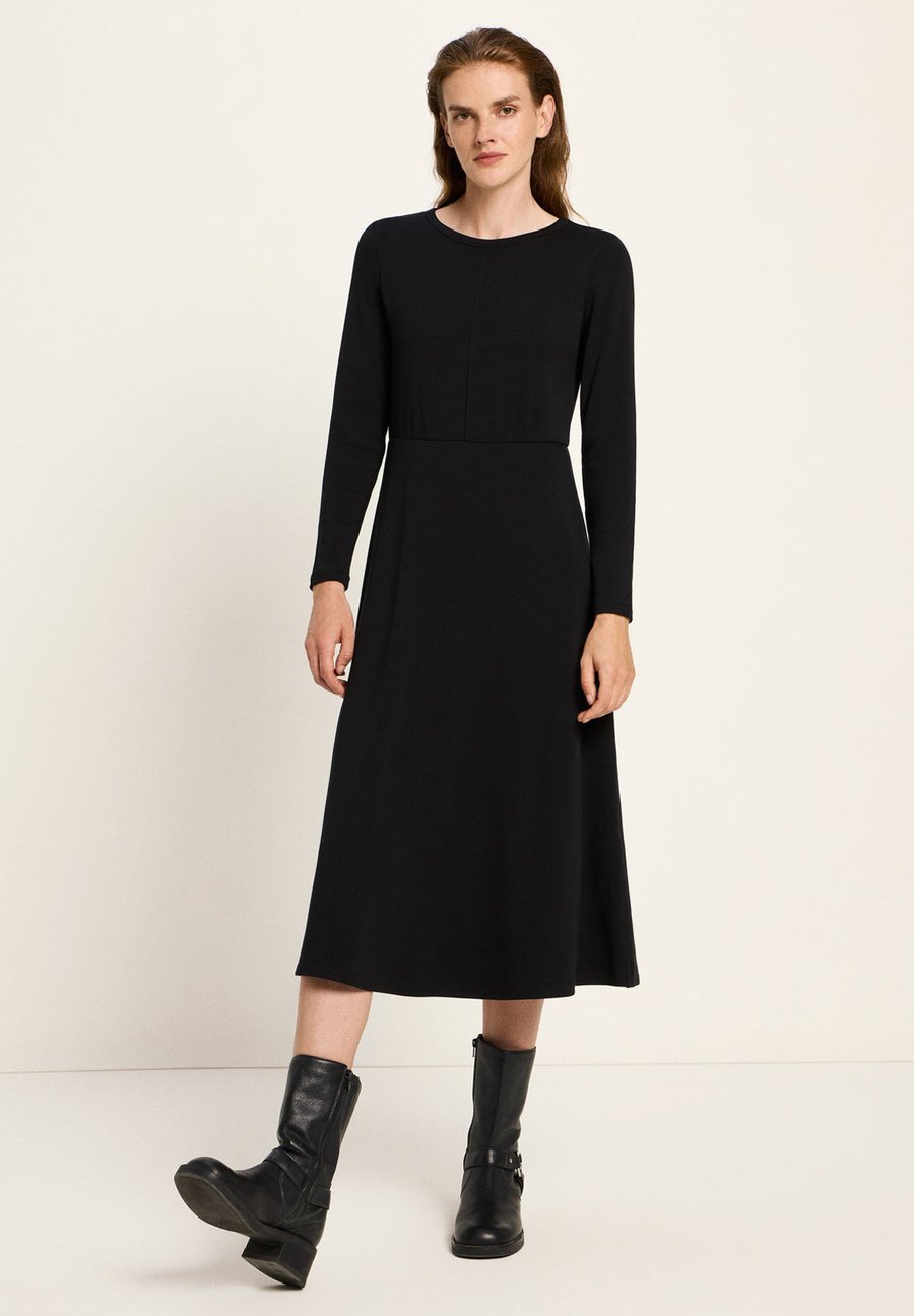 Платье LANIUS Jersey dress, Black
Платье LANIUS Jersey dress, Black