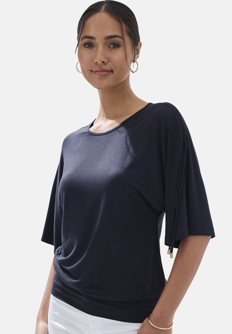 Блуза LASCANA RUNDHALS, Navy/Blue
Блуза LASCANA RUNDHALS, Navy/Blue