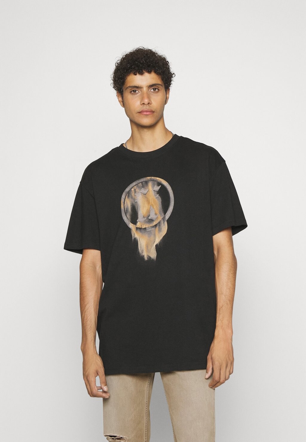 Футболка с принтом ФУТБОЛКА SANDS OF TIME OVERSIZED Forgotten Faces, черная, Черный, Футболка с принтом ФУТБОЛКА SANDS OF TIME OVERSIZED Forgotten Faces, черная
Футболка с принтом ФУТБОЛКА SANDS OF TIME OVERSIZED Forgotten Faces, черная, Черный, Футболка с принтом ФУТБОЛКА SANDS OF TIME OVERSIZED Forgotten Faces, черная