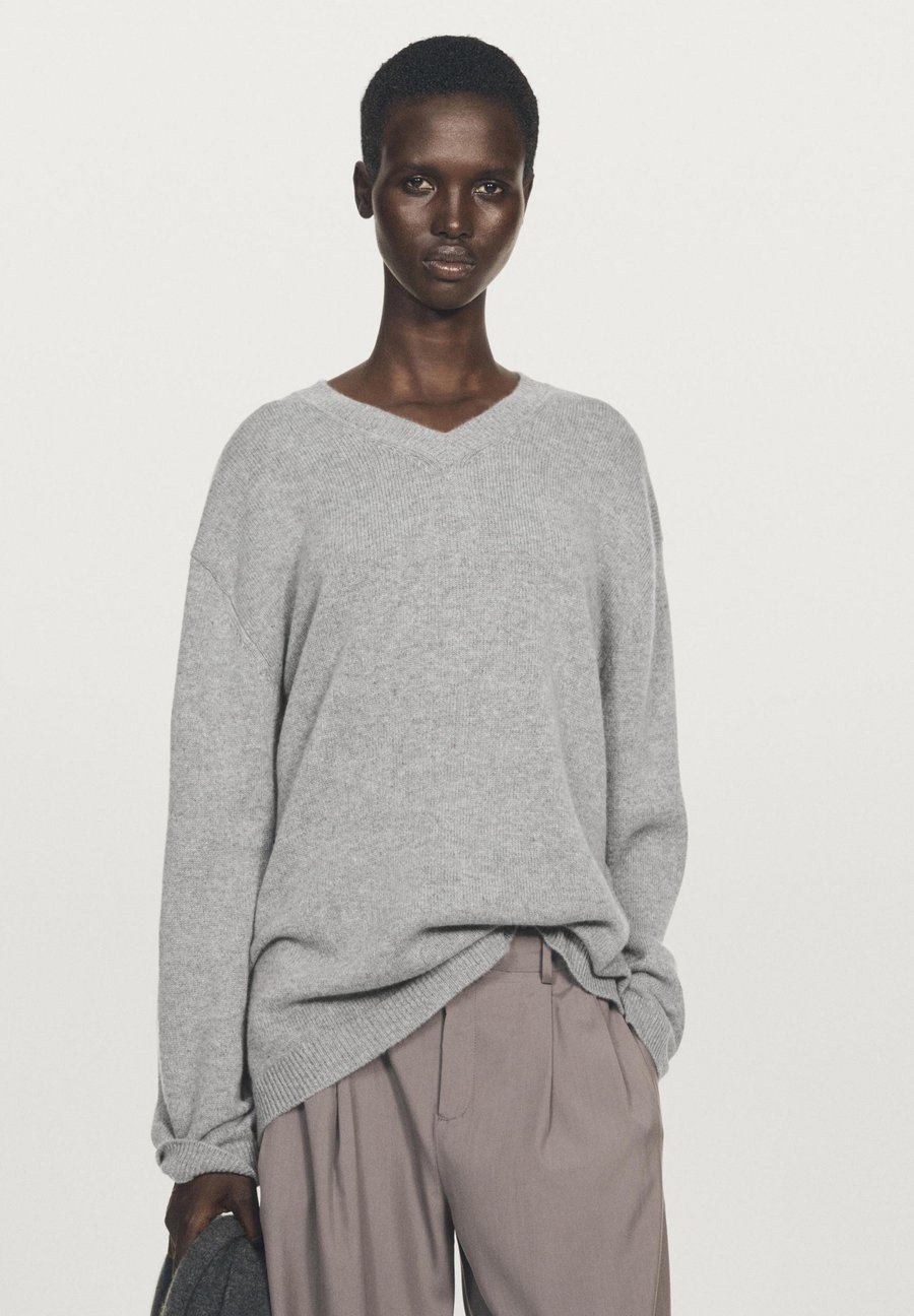 Джемпер Massimo Dutti V-NECK, Grey
Джемпер Massimo Dutti V-NECK, Grey