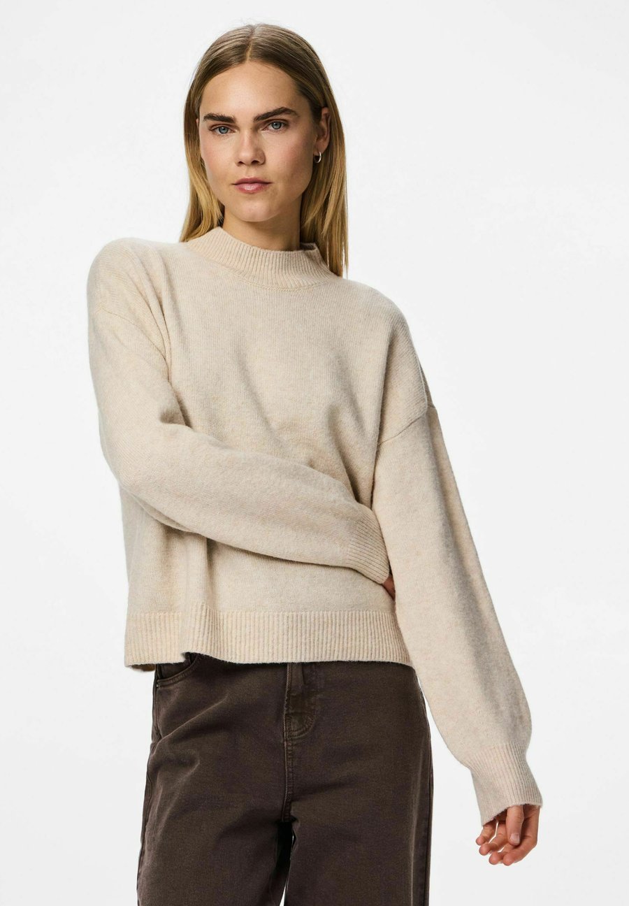 Джемпер Pieces PCMALOU LS , Silver Gray/Beige
Джемпер Pieces PCMALOU LS , Silver Gray/Beige