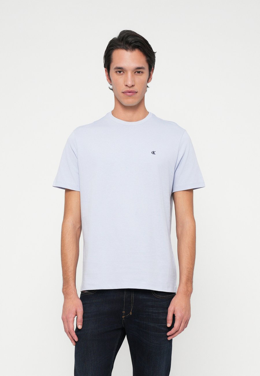 Футболка Calvin Klein Jeans CLASSIC MONOGRAM TEE, Casual Blue/Light Blue, Синий, Футболка Calvin Klein Jeans CLASSIC MONOGRAM TEE, Casual Blue/Light Blue
Футболка Calvin Klein Jeans CLASSIC MONOGRAM TEE, Casual Blue/Light Blue, Синий, Футболка Calvin Klein Jeans CLASSIC MONOGRAM TEE, Casual Blue/Light Blue