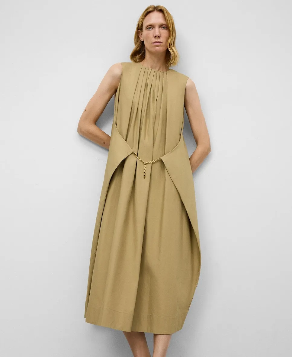 Плиссированное миди-платье с цепочкой Adolfo Dominguez, песочный
Плиссированное миди-платье с цепочкой Adolfo Dominguez, песочный