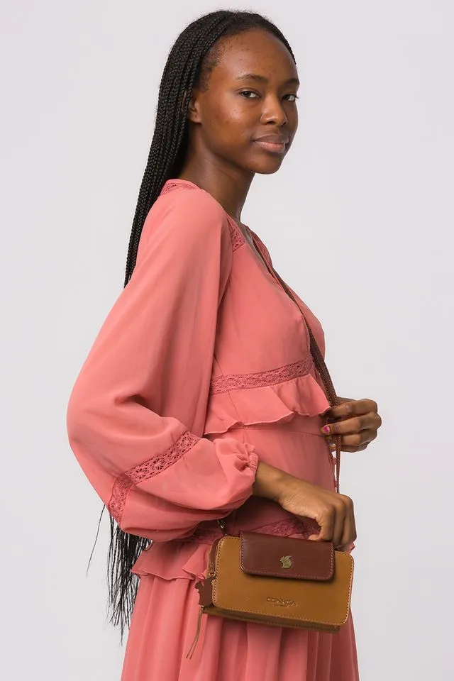 Кожаный клатч через плечо 'Little Wonder' Conkca London, бежевый
Кожаный клатч через плечо 'Little Wonder' Conkca London, бежевый