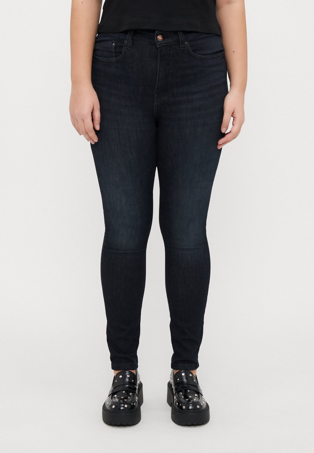 Джинсы скинни CAREMMY ONLY Carmakoma, деним
Джинсы скинни CAREMMY ONLY Carmakoma, деним