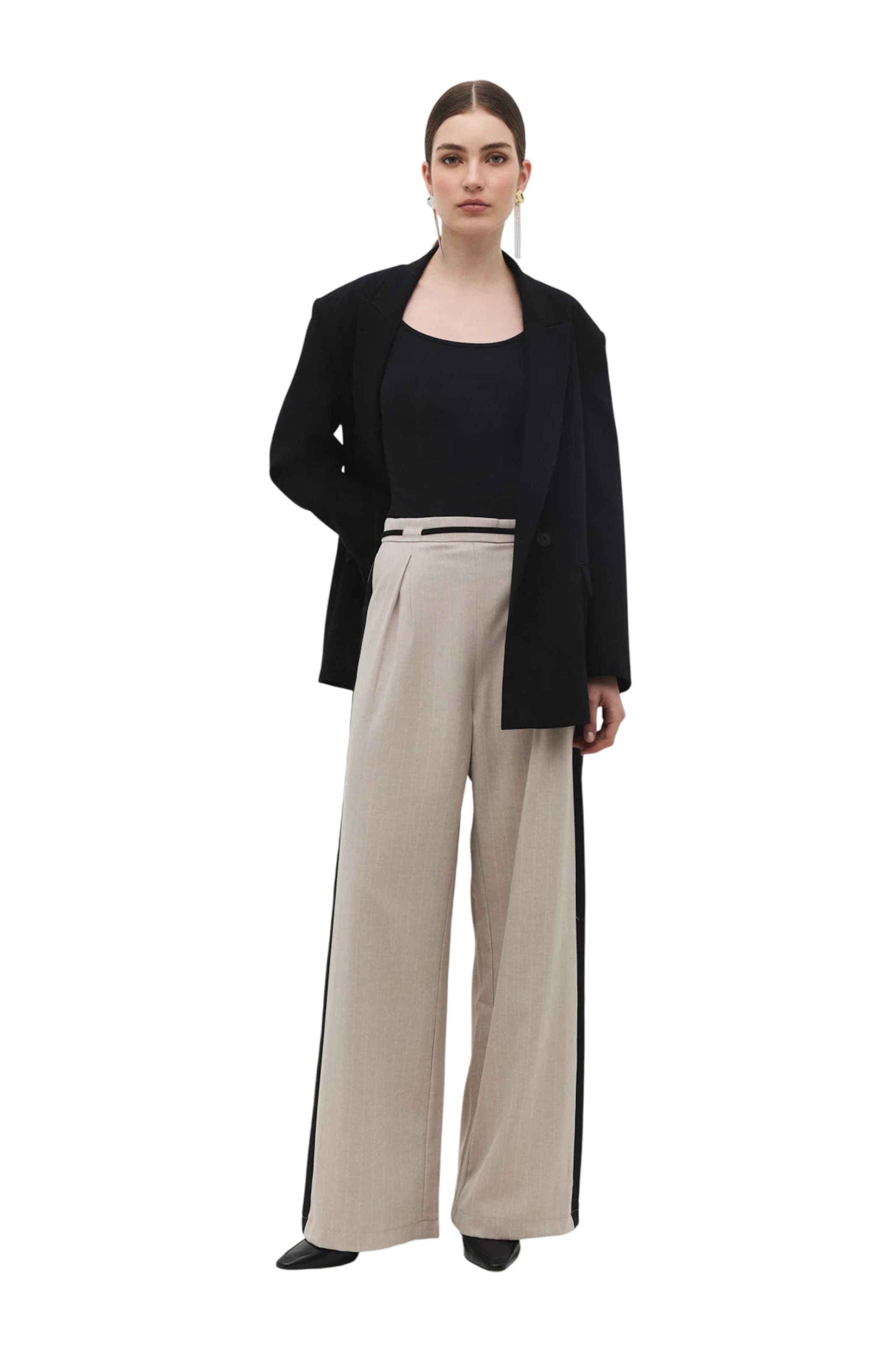 No Matter What Широкие брюки со складками спереди в бежевом цвете
No Matter What Широкие брюки со складками спереди в бежевом цвете