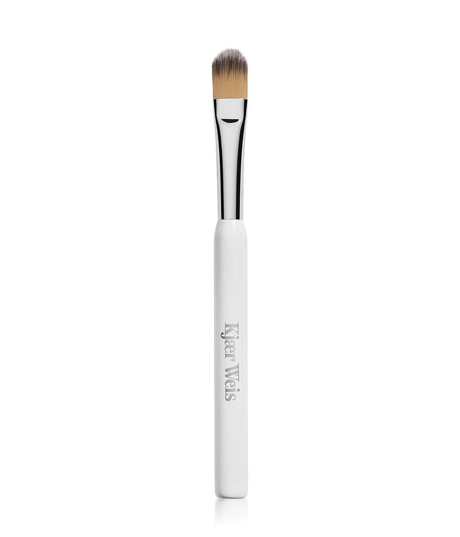 Кисть для консилера Kjaer Weis Brushes Concealer Brush, 1 шт.
Кисть для консилера Kjaer Weis Brushes Concealer Brush, 1 шт.