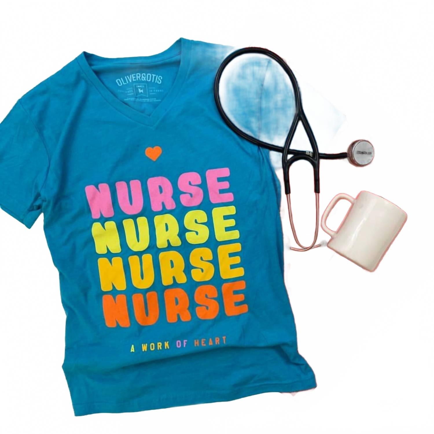 Женская футболка Nurse с принтом "Работа сердца" в мультицвете OLIVER & OTIS 
Женская футболка Nurse с принтом "Работа сердца" в мультицвете OLIVER & OTIS