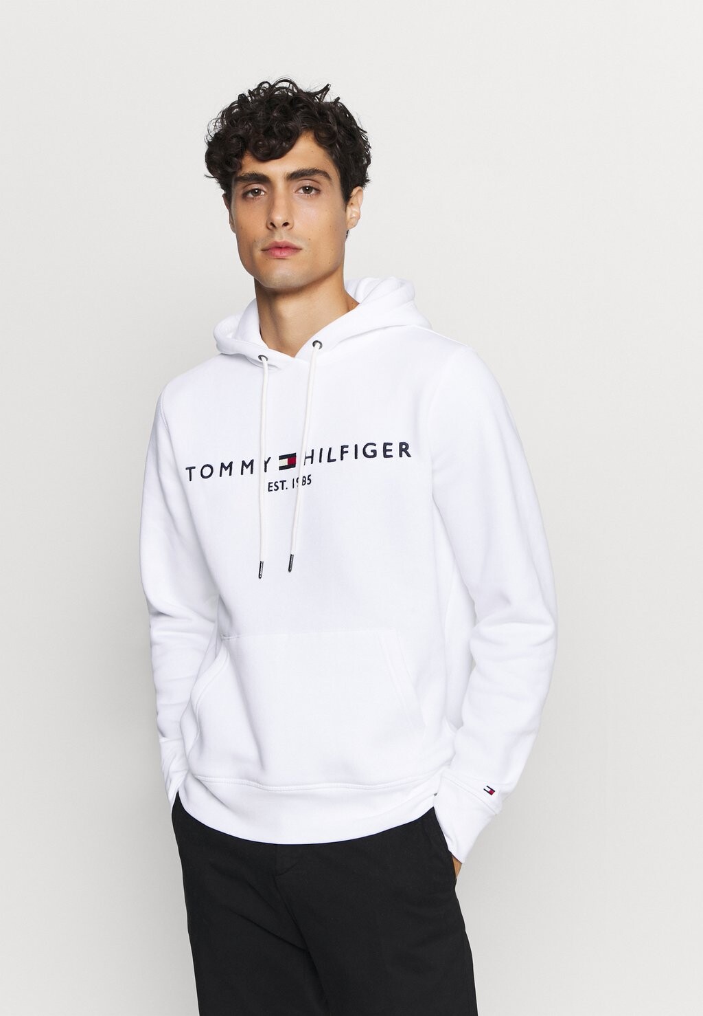 Толстовка HOODY LOGO Tommy Hilfiger, белый
Толстовка HOODY LOGO Tommy Hilfiger, белый