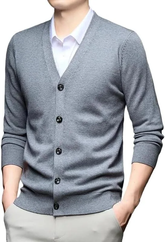 Мужской кардиган из шерсти V-образным вырезом
Мужской кардиган из шерсти V-образным вырезом