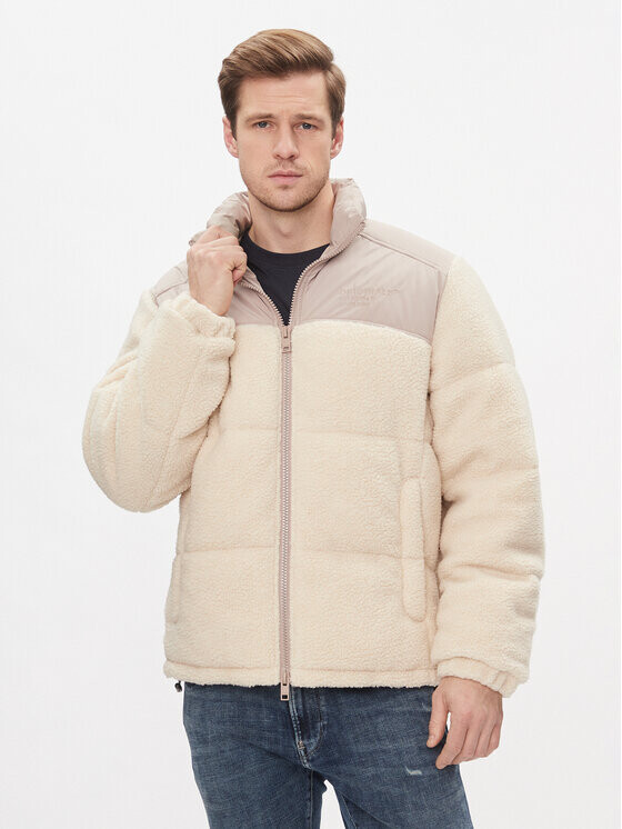 Пуховик стандартного кроя Jack&Jones, бежевый
Пуховик стандартного кроя Jack&Jones, бежевый