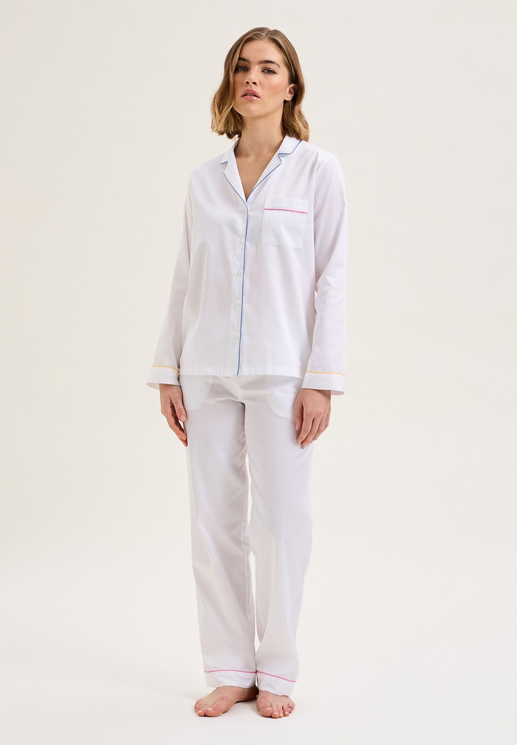 Пижама ESSENTIEL UNI SET - Pyjama set Laurence Tavernier, белый
Пижама ESSENTIEL UNI SET - Pyjama set Laurence Tavernier, белый