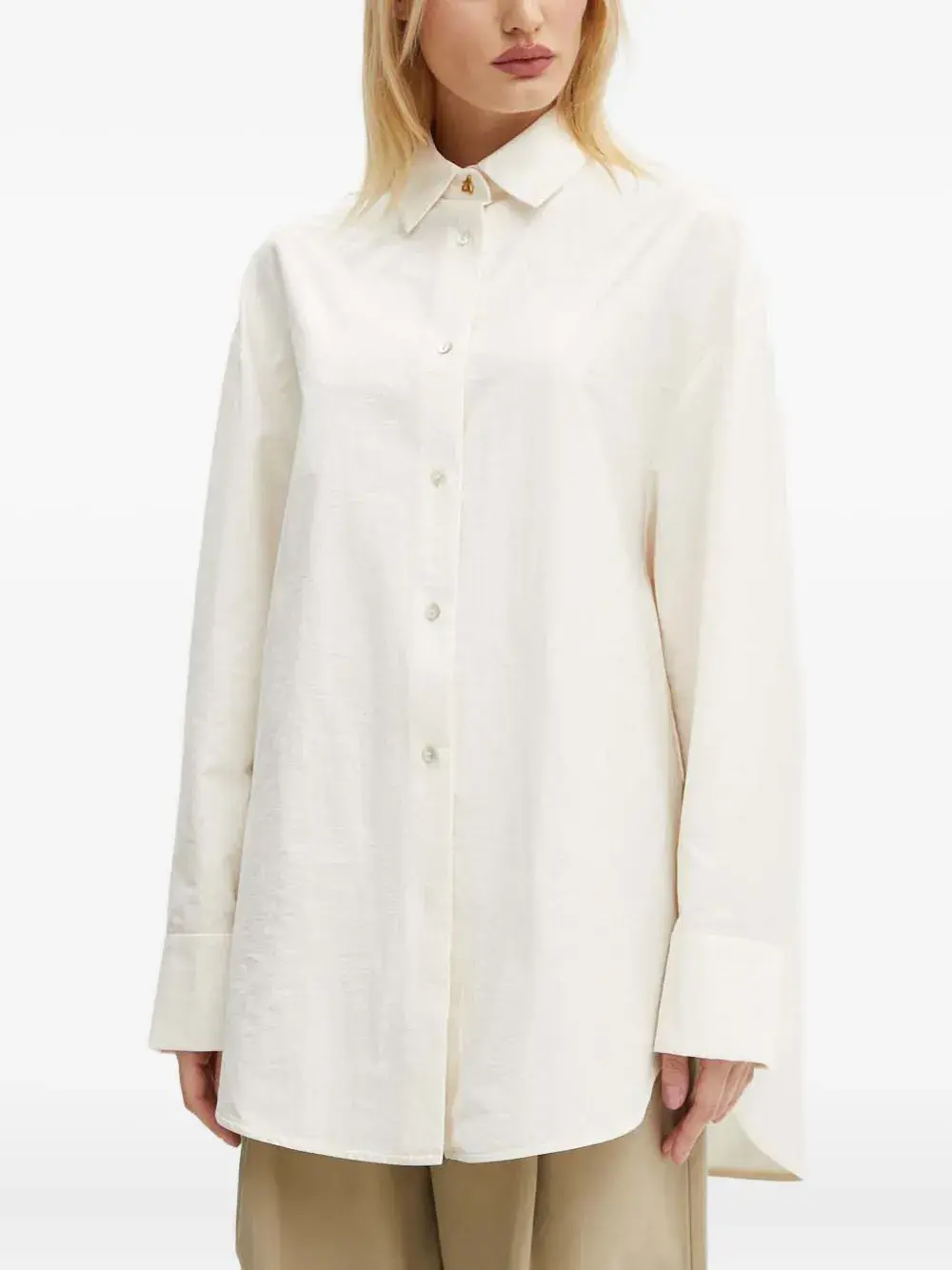 Рубашка с треугольной пуговицей AERON, нейтральный
Рубашка с треугольной пуговицей AERON, нейтральный