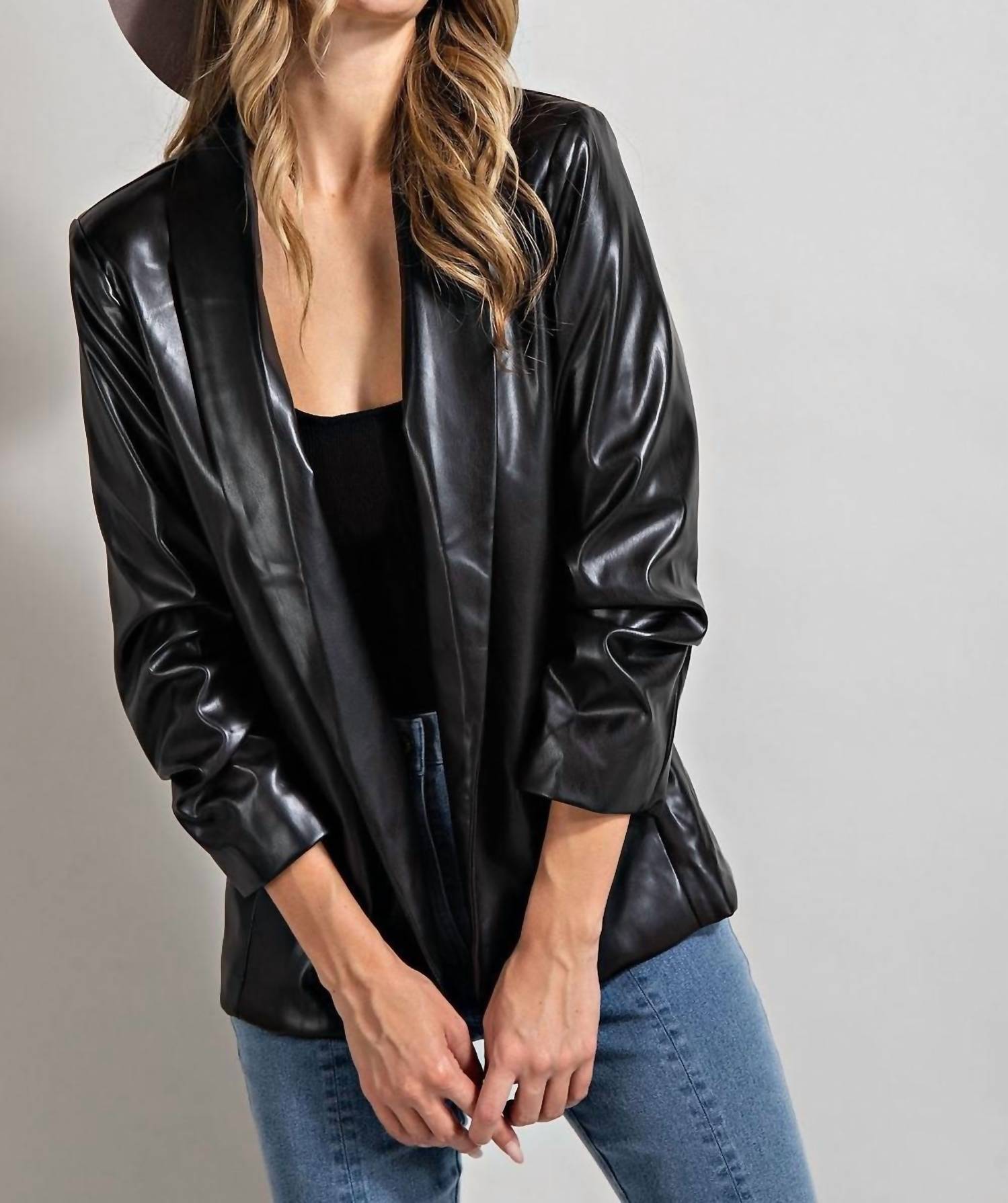 Черный блейзер из искусственной кожи Eesome
Черный блейзер из искусственной кожи Eesome