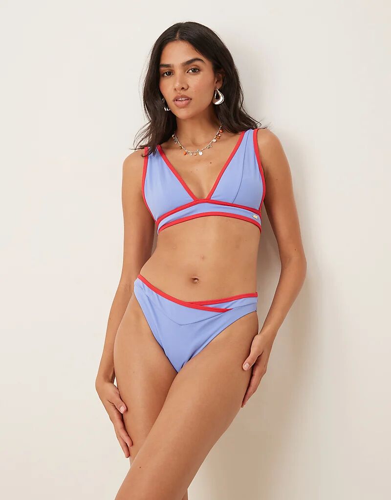 Контрастный бикини-топ Tala с глубоким вырезом синего цвета
Контрастный бикини-топ Tala с глубоким вырезом синего цвета