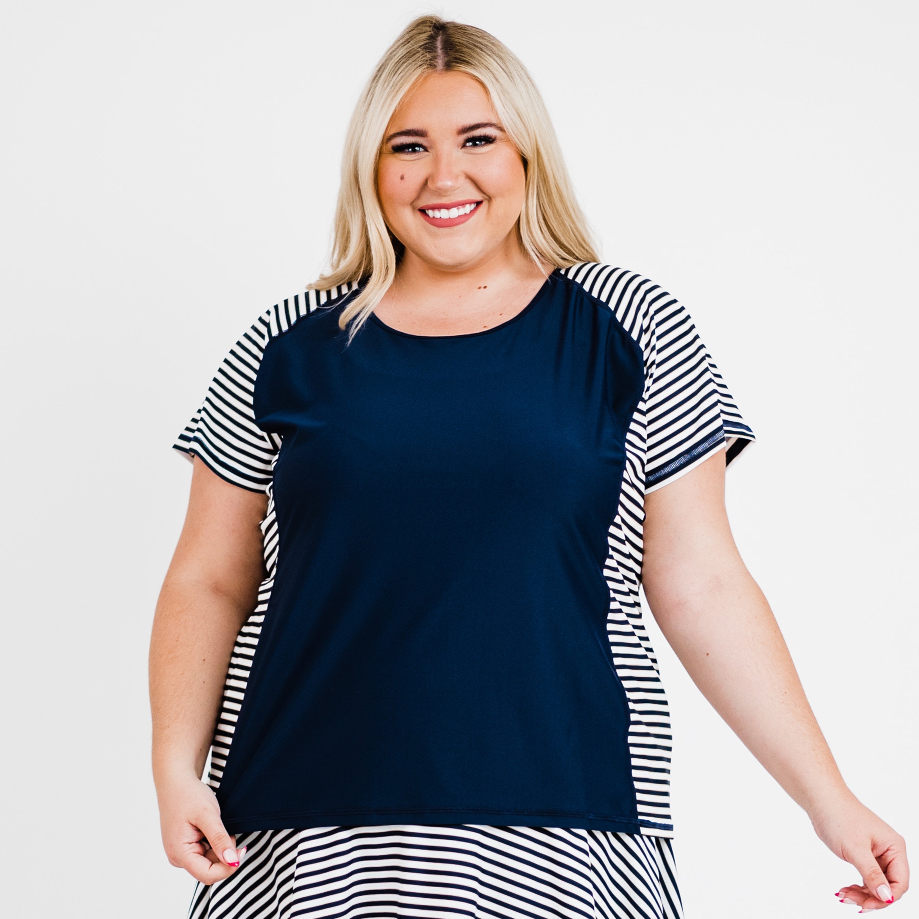 Женский свободный топ Adele с коротким рукавом Calypsa, цвет navy/sunshine sails
Женский свободный топ Adele с коротким рукавом Calypsa, цвет navy/sunshine sails