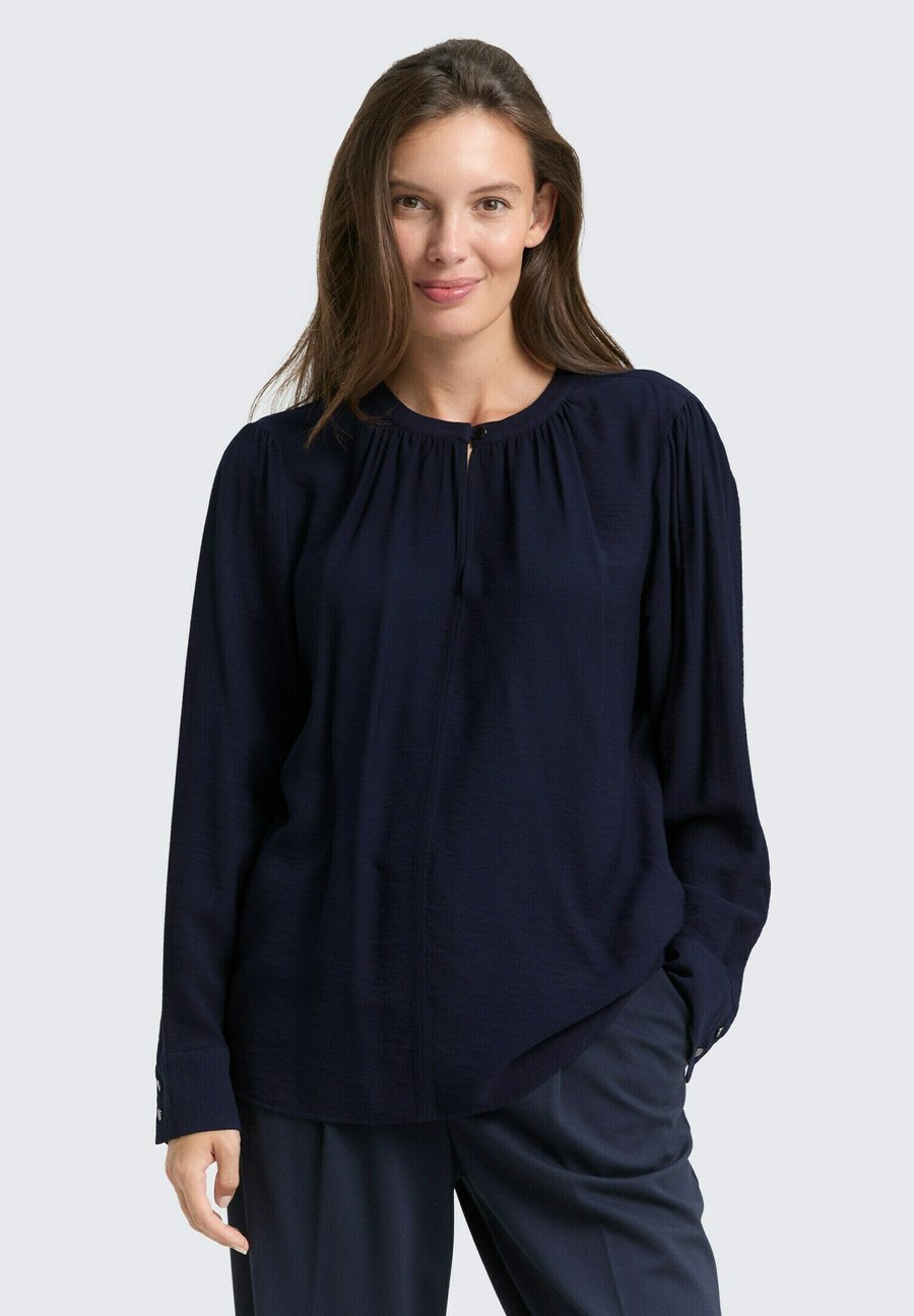 Блуза TOM TAILOR FEMININE SOLID, Sky Captain Blue/Dark Blue
Блуза TOM TAILOR FEMININE SOLID, Sky Captain Blue/Dark Blue