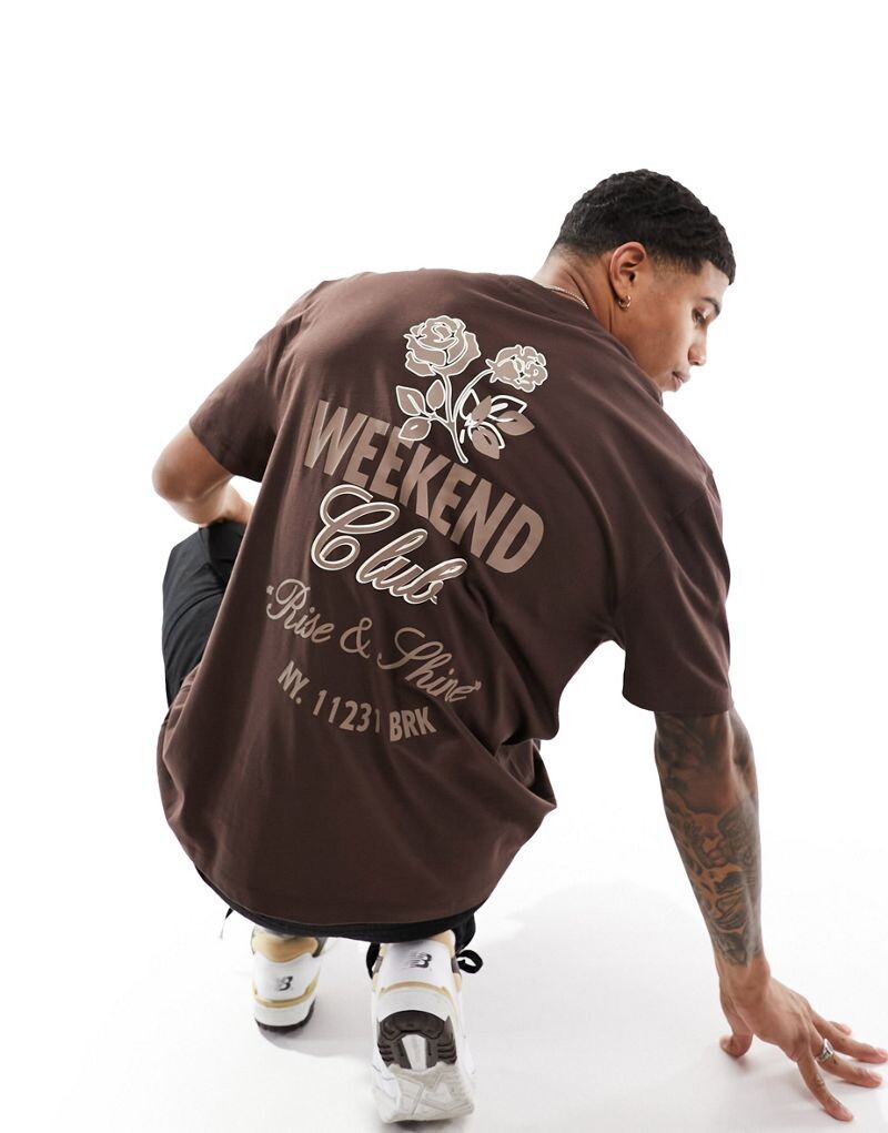 Коричневая свободная футболка ASOS DESIGN с принтом со скейтбордингом на спине
Коричневая свободная футболка ASOS DESIGN с принтом со скейтбордингом на спине