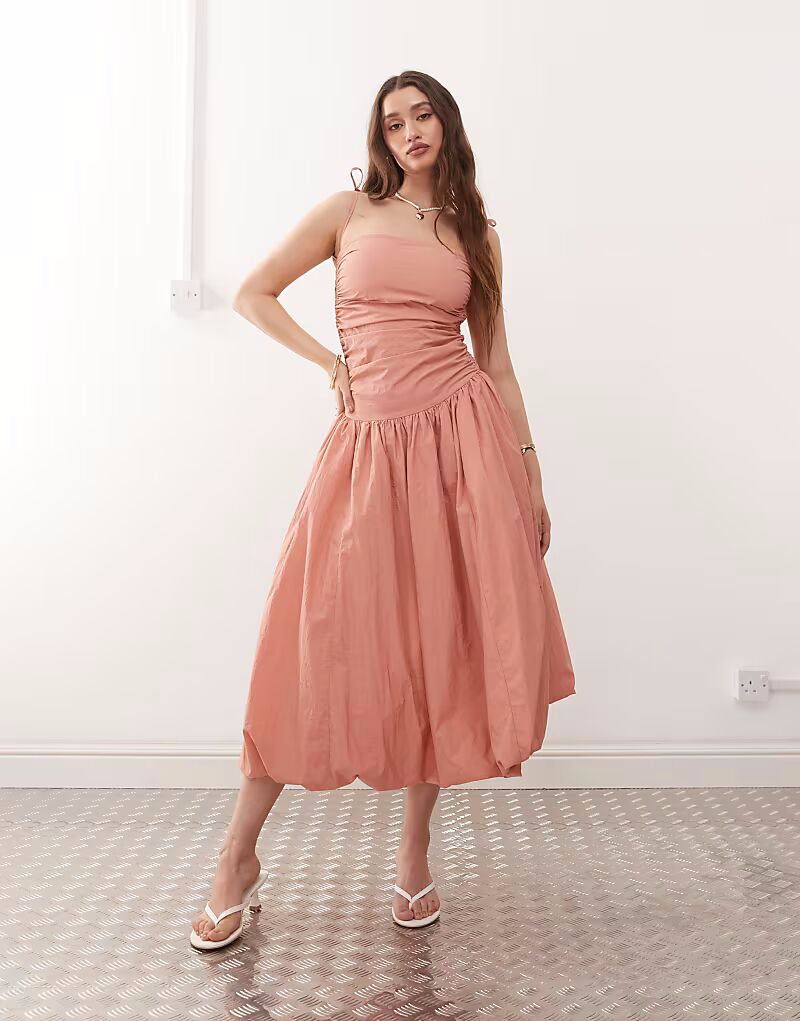 Платье-миди из нейлона Amy Lynn Alexa с завязками на плечах цвета рыжевато-коричневого цвета
Платье-миди из нейлона Amy Lynn Alexa с завязками на плечах цвета рыжевато-коричневого цвета