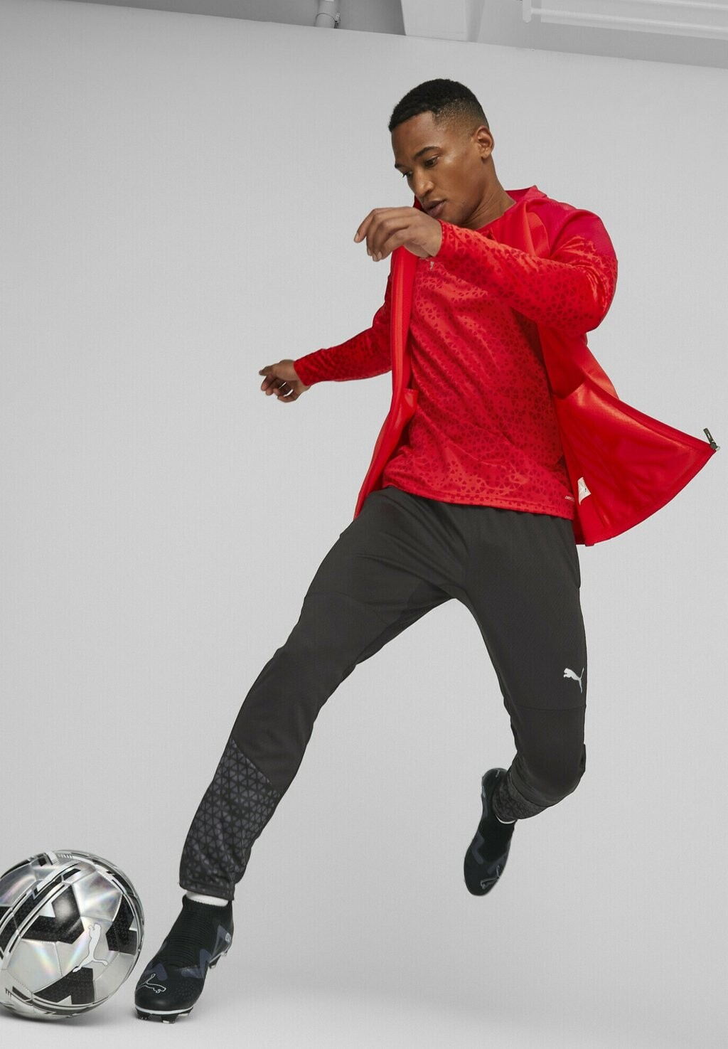 Тренировочная куртка TEAMCUP FUSSBALL Puma, красный
Тренировочная куртка TEAMCUP FUSSBALL Puma, красный