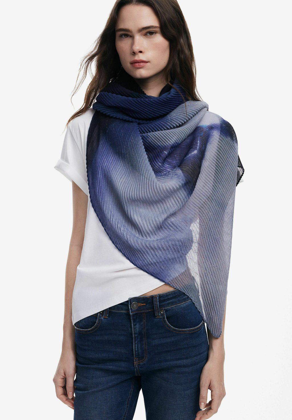 Шарф PLEATED KISS Desigual, синий
Шарф PLEATED KISS Desigual, синий