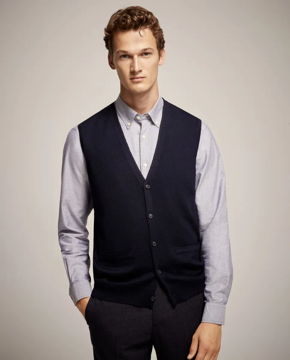 Мужской вязаный жилет на пуговицах Emidio Tucci, темно-синий
Мужской вязаный жилет на пуговицах Emidio Tucci, темно-синий
