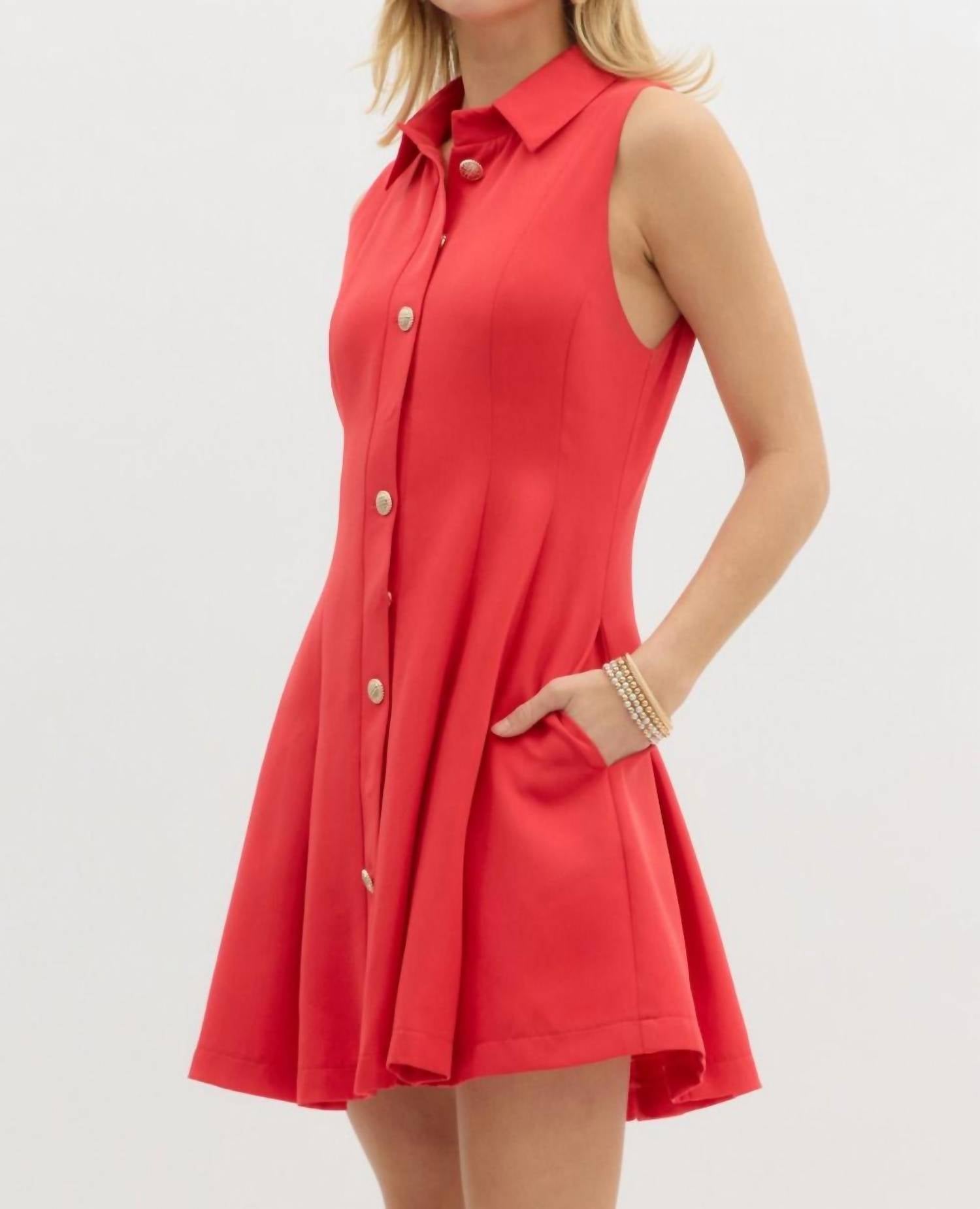 Алое платье Entro, красный
Алое платье Entro, красный