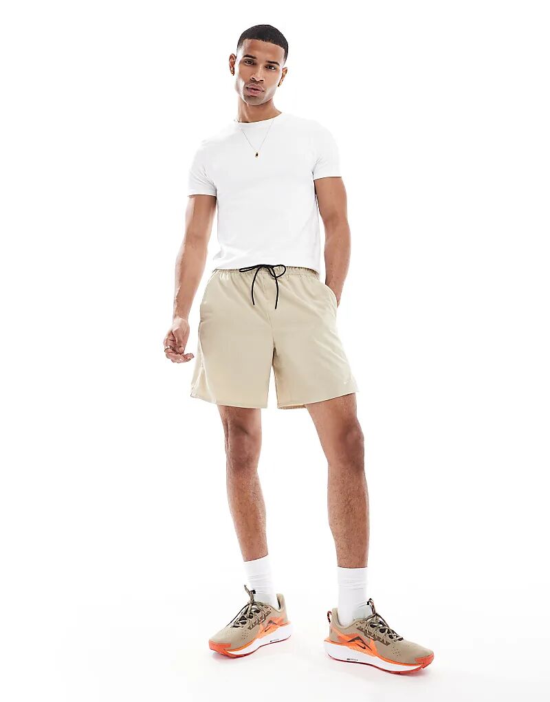 Тканые шорты Totality Dri-FIT длиной 7 дюймов цвета светлого хаки Nike Training
Тканые шорты Totality Dri-FIT длиной 7 дюймов цвета светлого хаки Nike Training