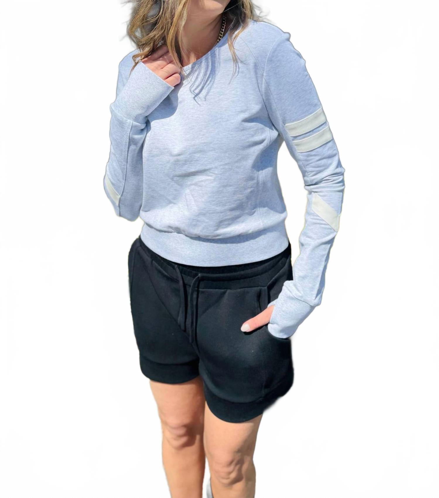 Майтри Свитшот в жемчужно-белом BLANC NOIR
Майтри Свитшот в жемчужно-белом BLANC NOIR