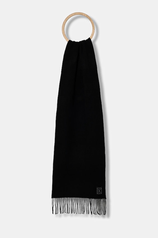 Шерстяной шарф Calvin Klein, черный
Шерстяной шарф Calvin Klein, черный