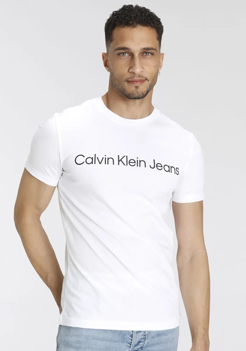 Футболка Calvin Klein Jeans "CORE INSTITUTIONAL LOGO SLIM TEE" с надписью логотипа, белый 
Футболка Calvin Klein Jeans "CORE INSTITUTIONAL LOGO SLIM TEE" с надписью логотипа, белый