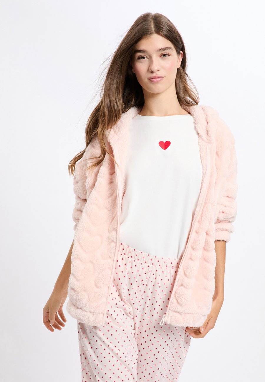 Пижамный комплект Etam MALOMA SET, Powder Pink/Nude
Пижамный комплект Etam MALOMA SET, Powder Pink/Nude