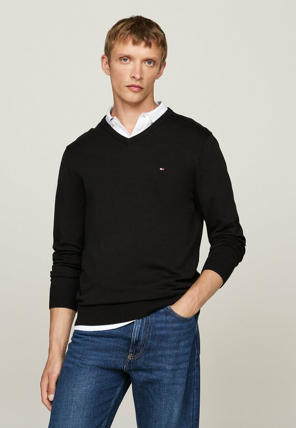 Джемпер ESSENTIAL V NECK Tommy Hilfiger, черный
Джемпер ESSENTIAL V NECK Tommy Hilfiger, черный