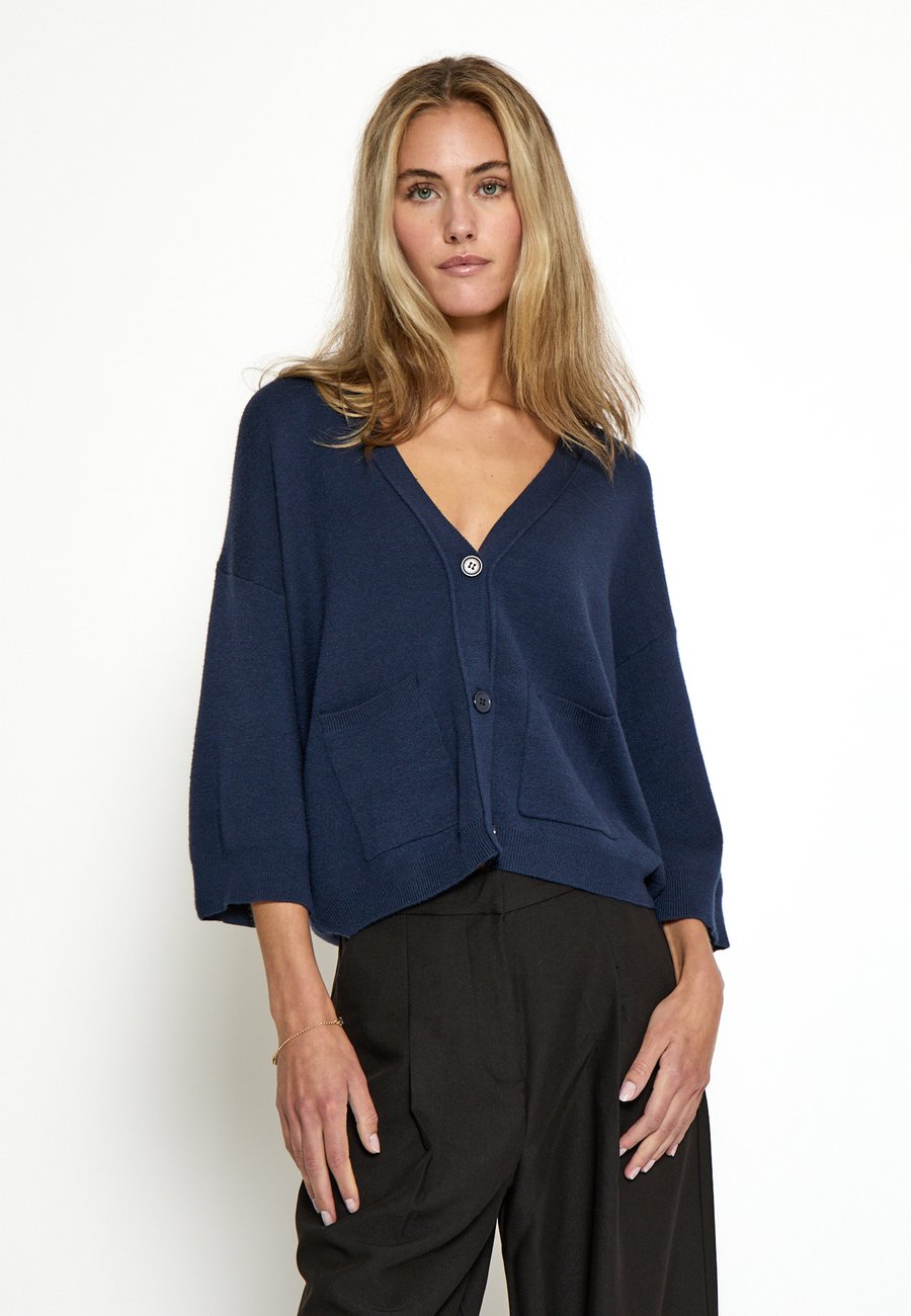 Кардиган PEPPERCORN ROSALIA, Navy/Blue
Кардиган PEPPERCORN ROSALIA, Navy/Blue