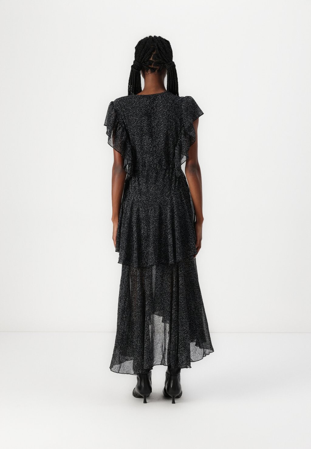 Платье макси VMYLLDES MAXI FRILL DRESS Vero Moda, черный
Платье макси VMYLLDES MAXI FRILL DRESS Vero Moda, черный