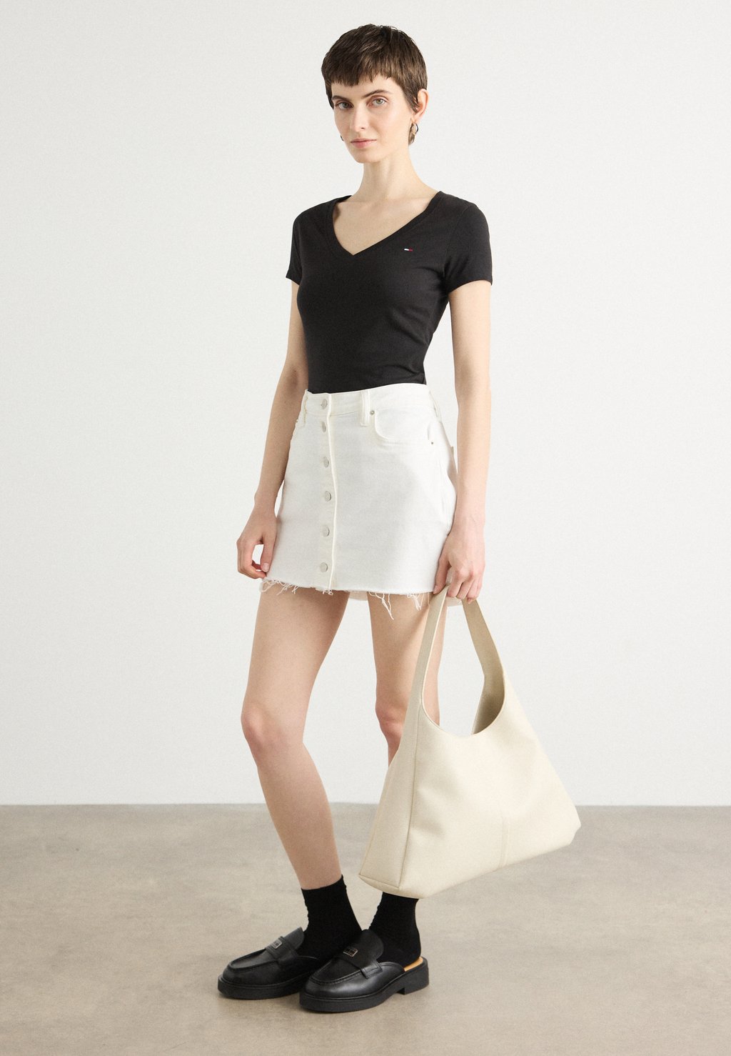 Базовая футболка V NECK TEE 2 PACK Tommy Jeans, черный
Базовая футболка V NECK TEE 2 PACK Tommy Jeans, черный