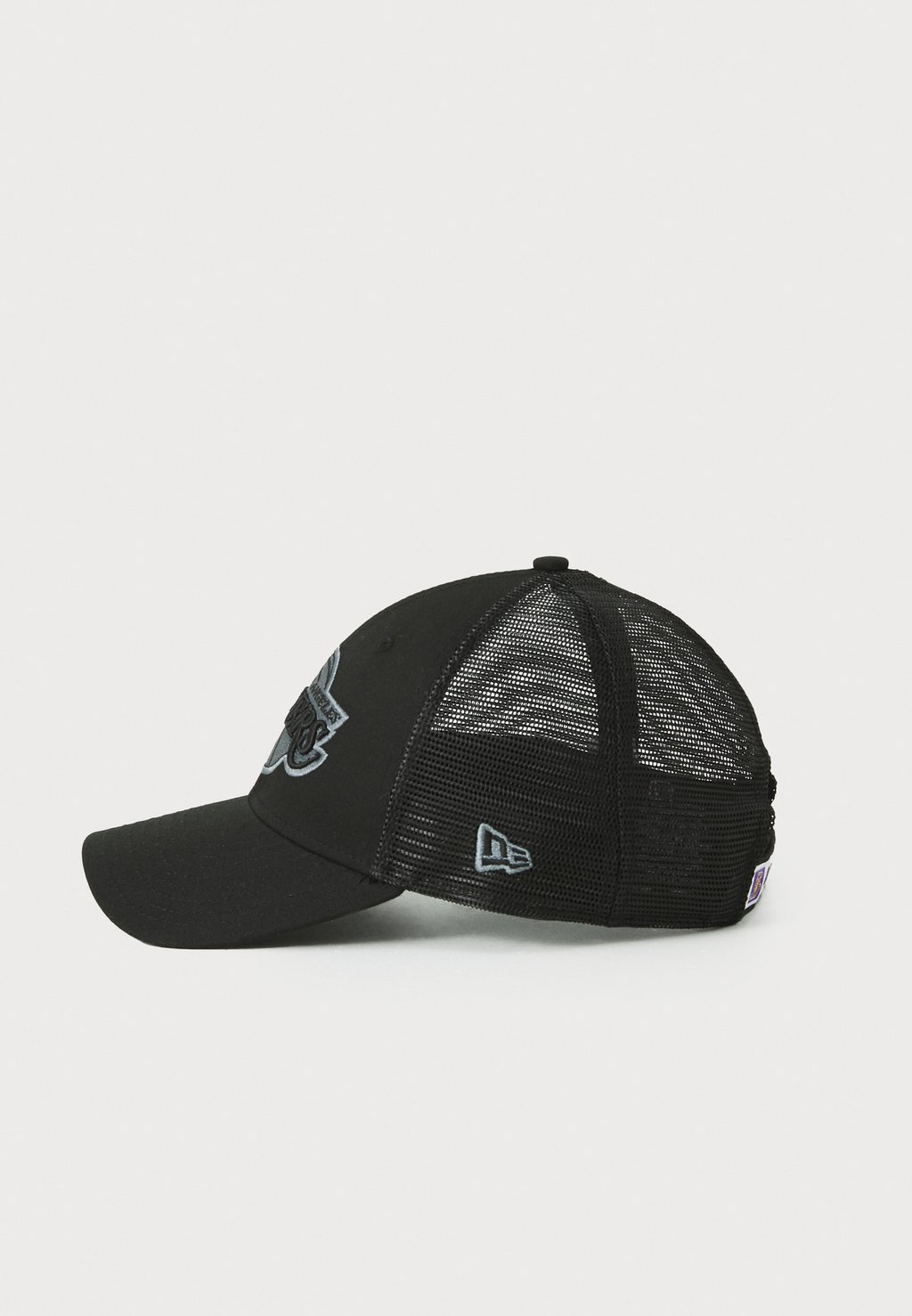 Бейсболка 9FORTY TRUCKER UNISEX New Era, черный
Бейсболка 9FORTY TRUCKER UNISEX New Era, черный