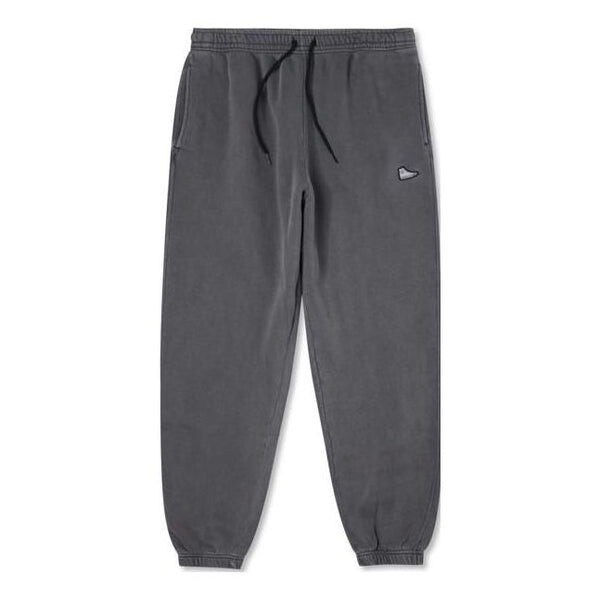 Брюки loose fit wearers left sneaker patch pigment dyed pant 'grey' Converse, серый
Брюки loose fit wearers left sneaker patch pigment dyed pant 'grey' Converse, серый