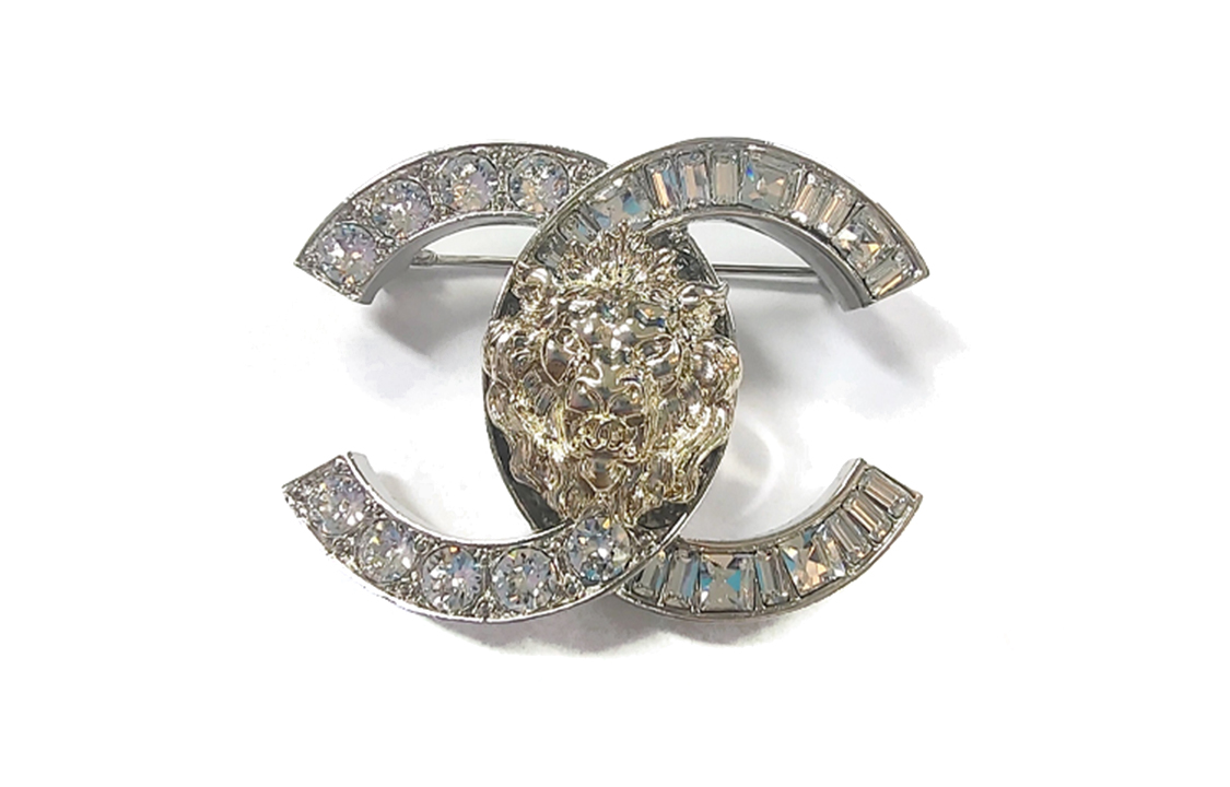Брошь унисекс CHANEL
Брошь унисекс CHANEL