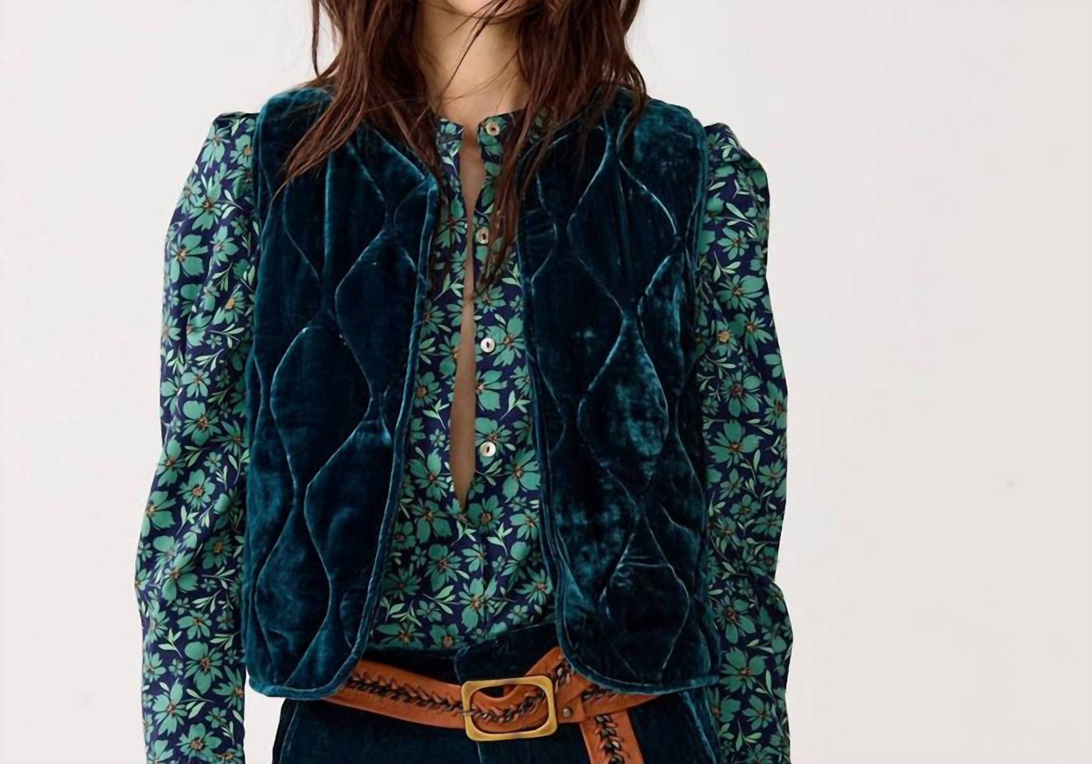 Стеганый жилет Waves в бирюзовом цвете lanhtropy
Стеганый жилет Waves в бирюзовом цвете lanhtropy