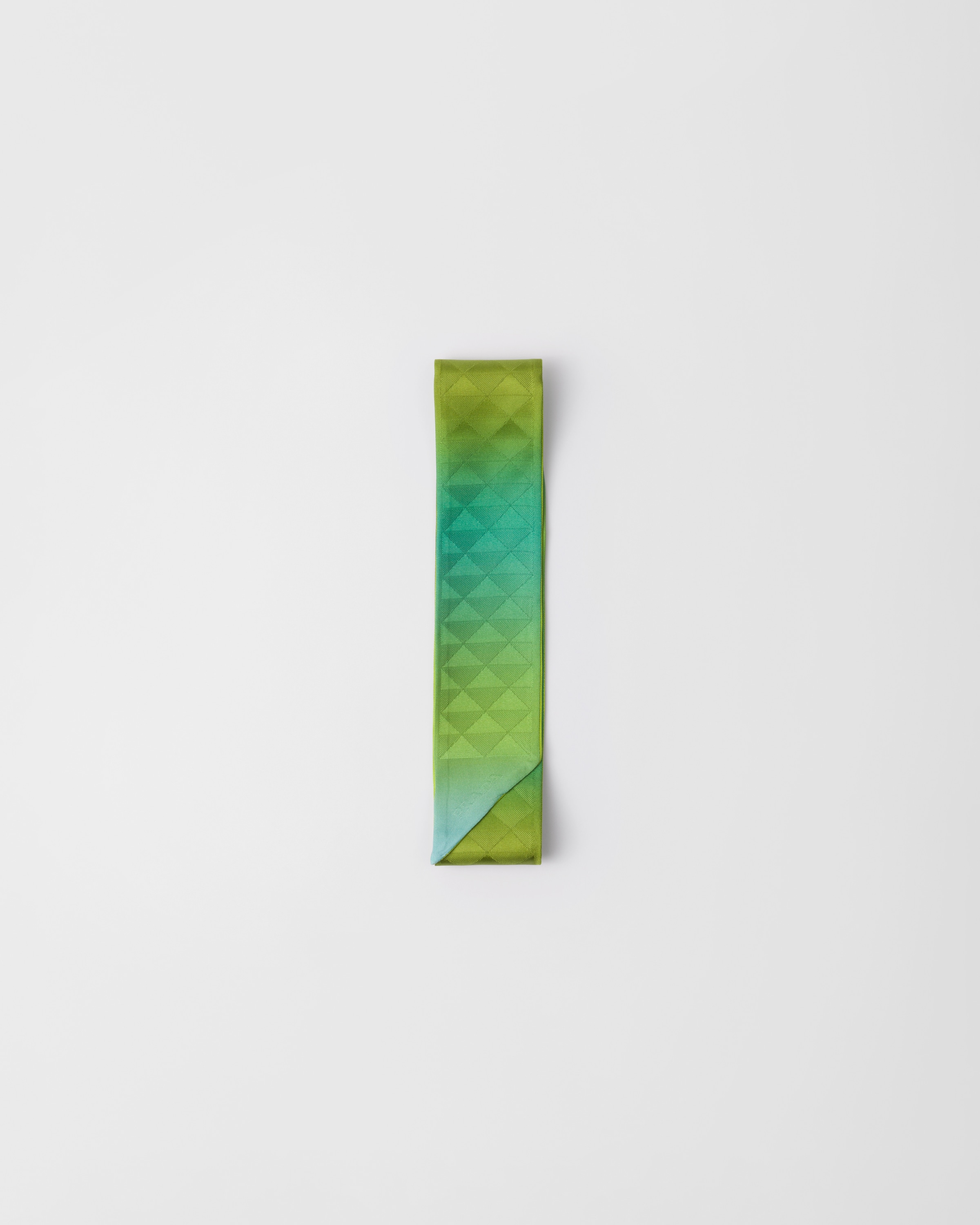 Узкий шарф из принтованного шелкового твила Prada, зеленый
Узкий шарф из принтованного шелкового твила Prada, зеленый